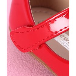 Cute Walk by Babyhug Ballerinas Bow Applique - Red