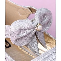 Cute Walk by Babyhug Sandals With Velcro Closure - Silver
