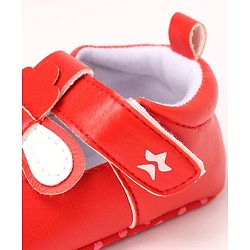 Cute Walk by Babyhug Booties Face Design with Velcro Closure - Red