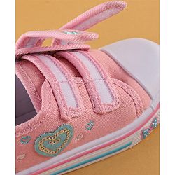 Cute Walk by Babyhug Velcro Closure Casual Shoes Heart Applique - Pink