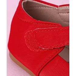 Cute Walk by Babyhug Bellies with Velcro Closure & Bow Applique - Red