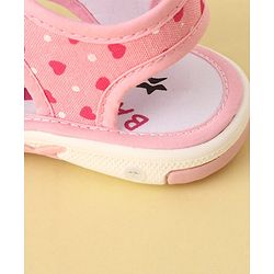 Cute Walk by Babyhug Velcro Closure Musical Sandals with Heart Print & Bow - Pink