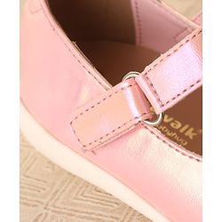 Cute Walk by Babyhug Ballerinas With Velcro Closure & Butterfly Applique - Pink