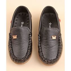 Cute Walk by Babyhug Slip On Loafers with Crown Applique - Black