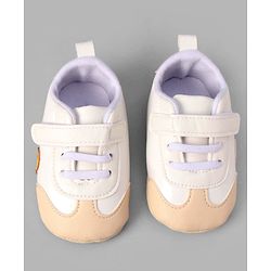 Cute Walk by Babyhug Colour Blocked Velcro Closure Booties With Text Embroidery - Pink