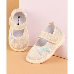 Cute Walk by Babyhug Casual Shoes With Velcro Closure & Bow Applique - Beige (Flower Colour May Vary)