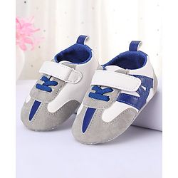 Cute Walk by Babyhug Booties with Velcro Closure - Blue & Grey