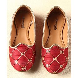 Cute Walk by Babyhug Slip on Mojaris - Maroon