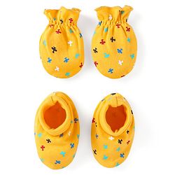 Babyhug 100% Cotton Mittens & Booties Set Plain Print - Yellow