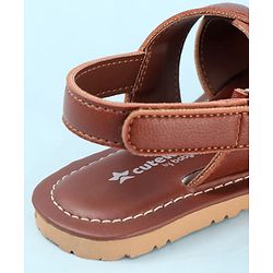 Cute Walk by Babyhug Elasticated Velcro Mojaris Ethnic - Black