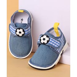 Cute Walk by Babyhug Casual Shoes with Velcro Closure Floral Print - Fuchsia main image 0