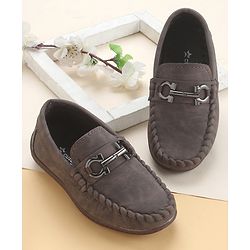 Cute Walk by Babyhug Slip On Solid Coloured Loafers With Applique - Brown