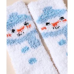 Cute Walk by Babyhug Knit Mid Calf Length Woolen Socks With Snow Design - White Blue