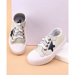 Cute Walk by Babyhug Casual Shoes - White