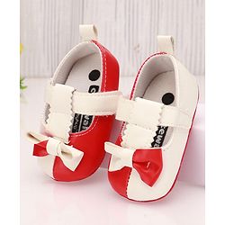 Cute Walk by Babyhug Velcro Booties Bow Applique - Red