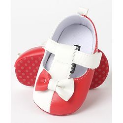 Cute Walk by Babyhug Velcro Booties Bow Applique - Red