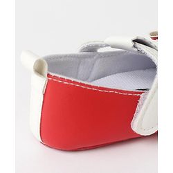 Cute Walk by Babyhug Velcro Booties Bow Applique - Red