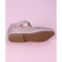 Cute Walk by Babyhug Sandals With Velcro Closure - Pink