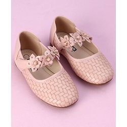 Cute Walk by Babyhug Sandals Flower Applique- Pink