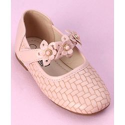 Cute Walk by Babyhug Sandals Flower Applique- Pink