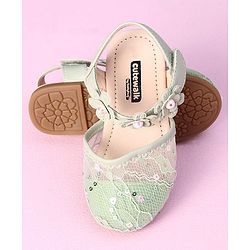 Cute Walk by Babyhug Sandals Flower Applique- Green