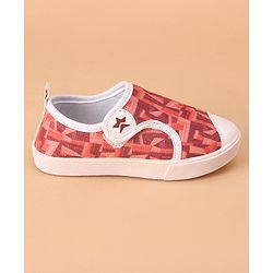 Cute Walk by Babyhug Casual Shoes With Velcro Closure - Red White