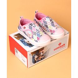 Cute Walk by Babyhug Casual Shoes With Velcro Closure Geometric Print - Light Pink