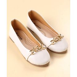 Cute Walk by Babyhug Slip On Solid Bellies with Chain Link - White