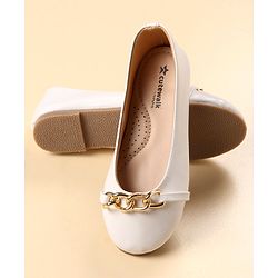 Cute Walk by Babyhug Slip On Solid Bellies with Chain Link - White