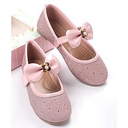 Cute Walk by Babyhug Bellies With Velcro Closure And Bow Applique - Pink