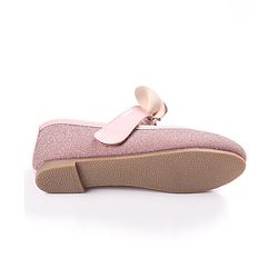 Cute Walk by Babyhug Bellies With Velcro Closure And Bow Applique - Pink