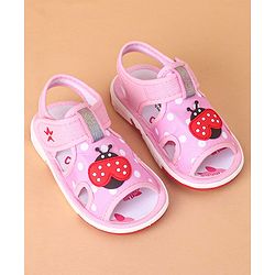 Cute Walk by Babyhug Velcro Closure Sandals Bee Patch - Pink