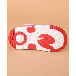 Cute Walk by Babyhug Velcro Closure Sandals Bee Patch - Pink
