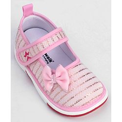 Cute Walk by Babyhug Embellished Casual Shoes With Velcro Closure Bow Applique- Pink