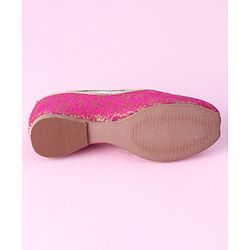 Cute Walk by Babyhug Slip On Sequins Mojaris - Pink