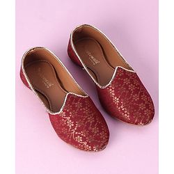 Cute Walk by Babyhug Slip On Embroidered Mojaris - Maroon