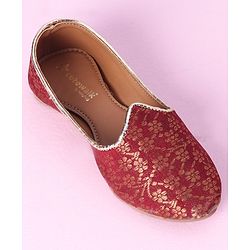 Cute Walk by Babyhug Slip On Embroidered Mojaris - Maroon