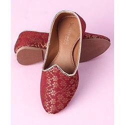 Cute Walk by Babyhug Slip On Embroidered Mojaris - Maroon