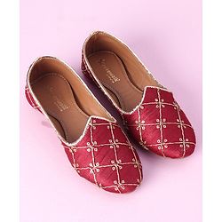 Cute Walk by Babyhug Ethnic Wear Mojaris - Maroon