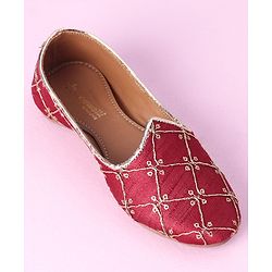 Cute Walk by Babyhug Ethnic Wear Mojaris - Maroon
