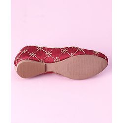 Cute Walk by Babyhug Ethnic Wear Mojaris - Maroon