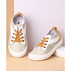 Cute Walk by Babyhug Solid Casual Shoes - Pink