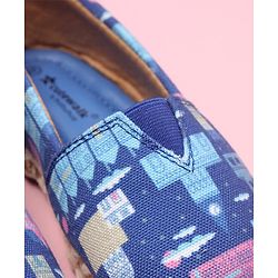 Cute Walk by Babyhug Ethnic Wear Mojaris City Print - Blue