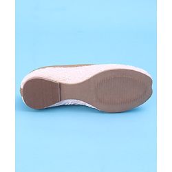 Cute Walk by Babyhug Slip On Embroidered Mojaris - Light Pink