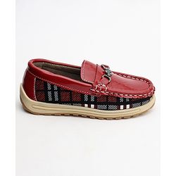 Cute Walk by Babyhug Slip On Checks Formal Shoes with Chain Link - Red