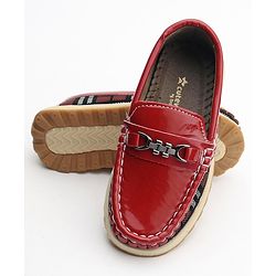 Cute Walk by Babyhug Slip On Checks Formal Shoes with Chain Link - Red