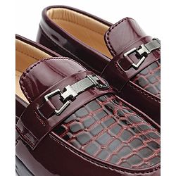 Cute Walk by Babyhug Formal Shoes - Red
