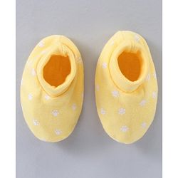 Babyhug 100% Cotton Cap Mittens & Booties Paw Print Yellow - Circumference 38 cm