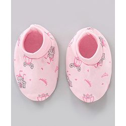 Babyhug 100% Cotton Cap Mittens & Booties Castle Print Pink - Diameter 8.5 cm