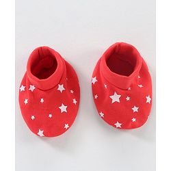 Babyhug 100% Cotton Cap Mittens & Booties Star Print Red - Circumference 38 cm